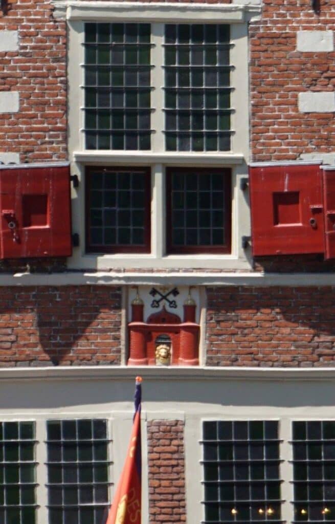 D'Leeuwenburgh Huis coat of arms