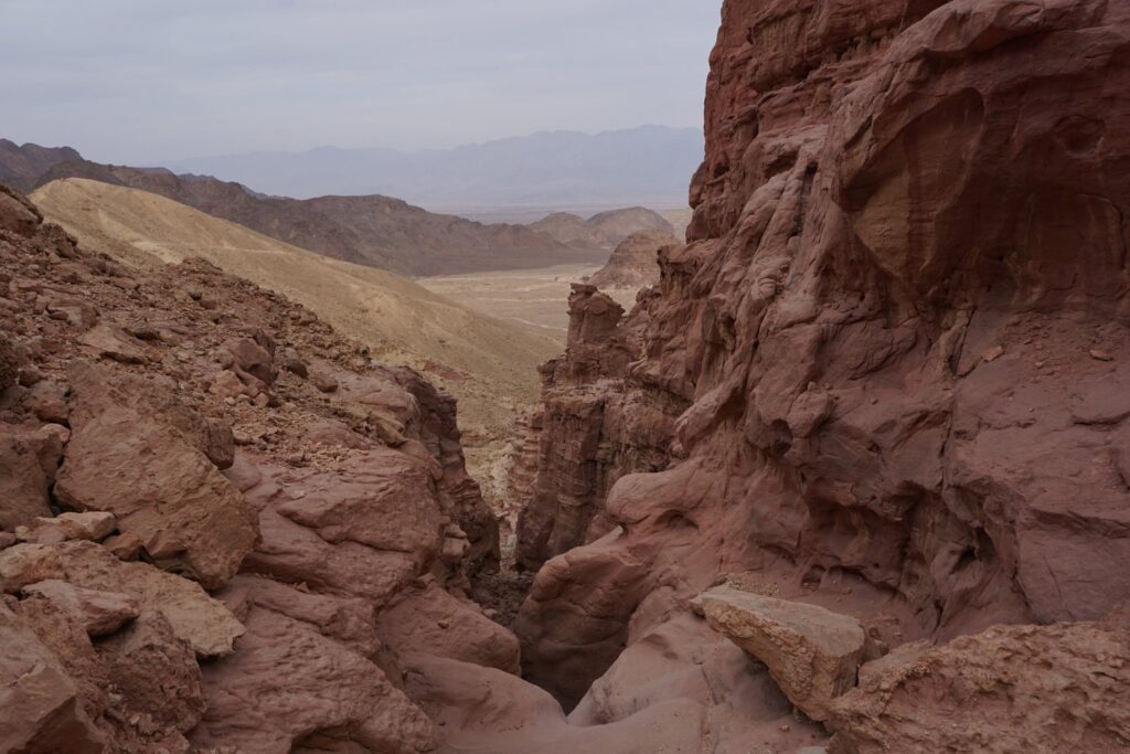 Cracks in Mount Amram