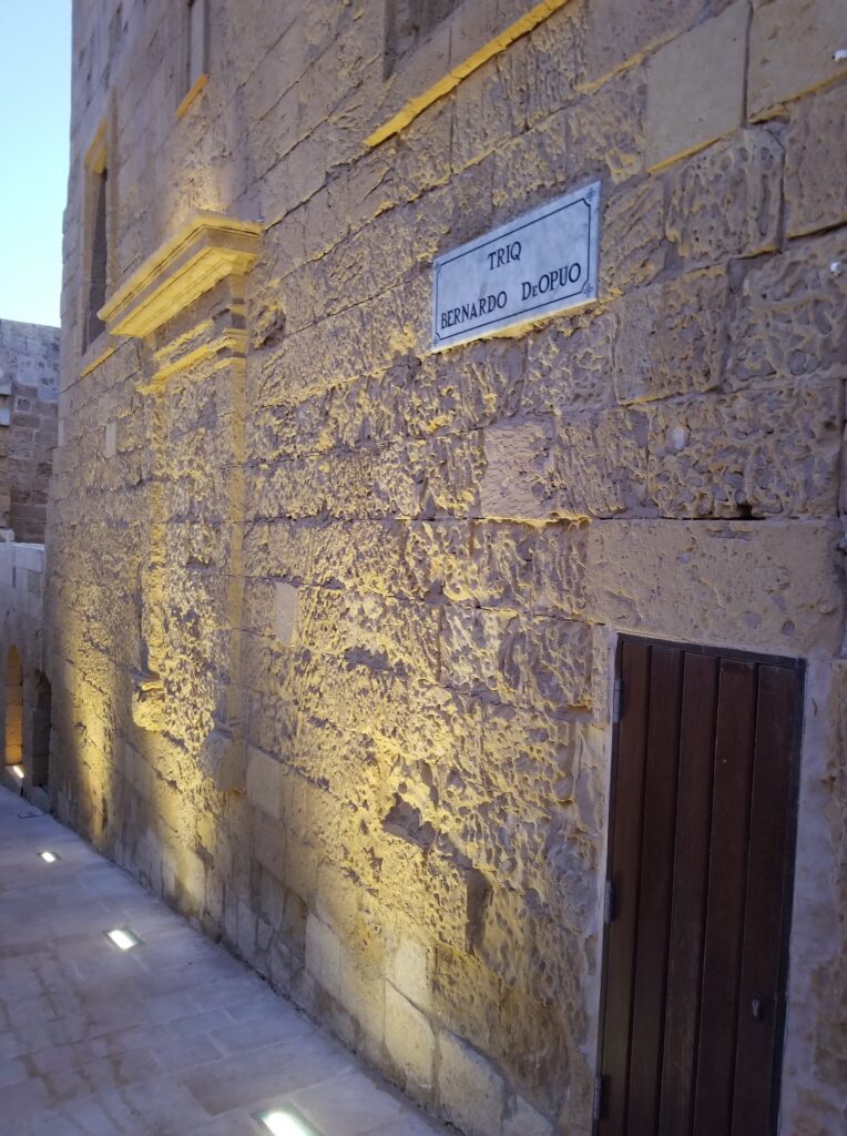 Bernard de Oup, Victoria, Gozo
